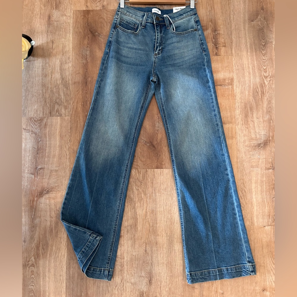 Sneak Peek Jeans
